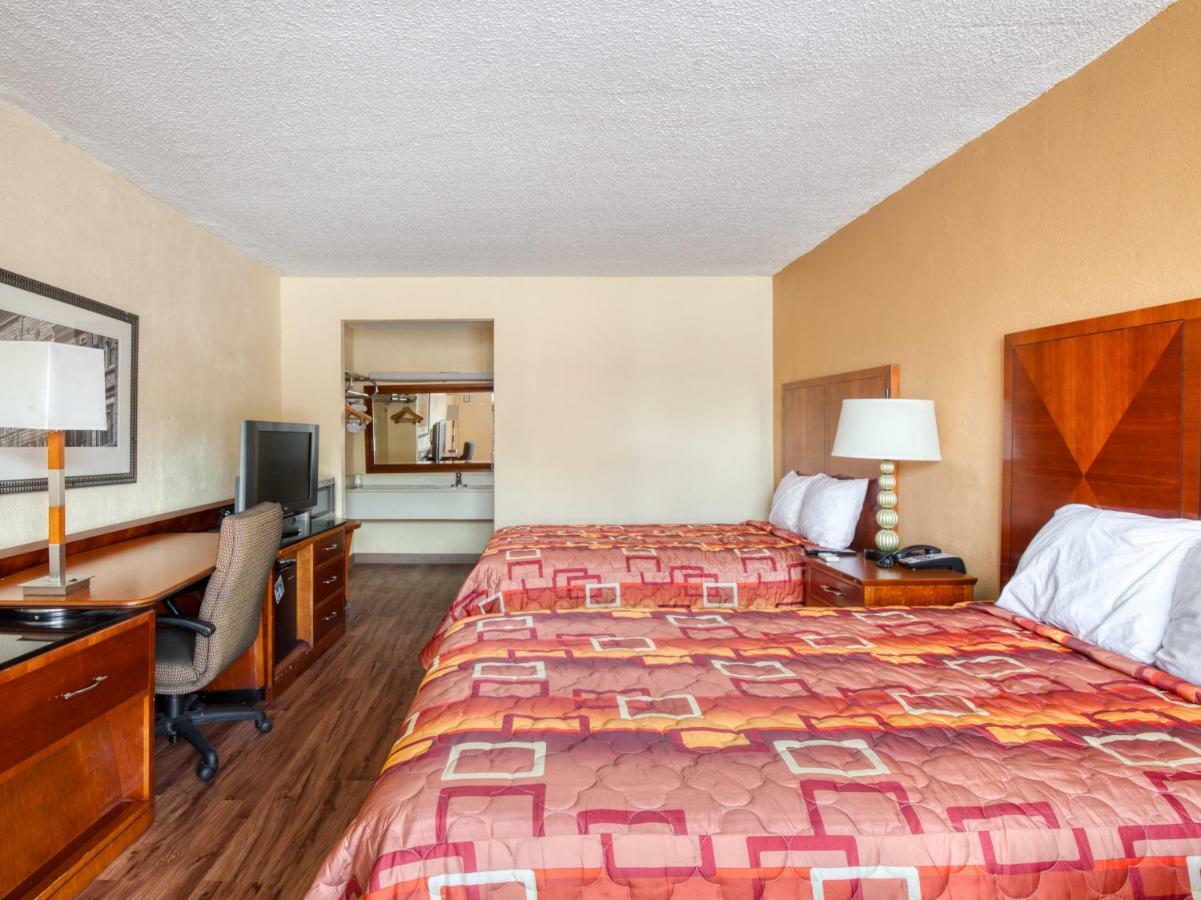Budgetel Inn & Suites Forest Park Exteriér fotografie