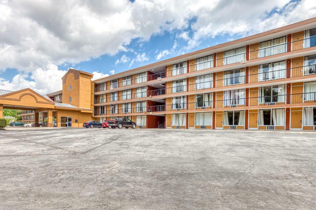 Budgetel Inn & Suites Forest Park Exteriér fotografie