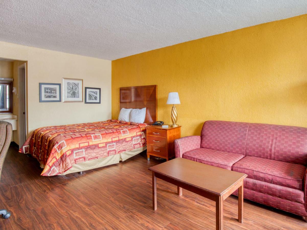 Budgetel Inn & Suites Forest Park Exteriér fotografie