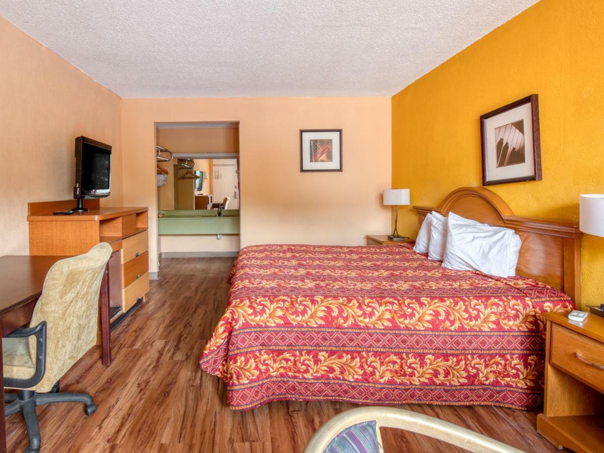 Budgetel Inn & Suites Forest Park Exteriér fotografie